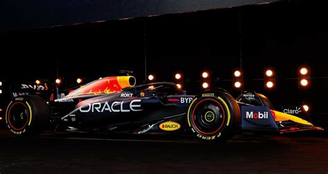 Red Bull Presenta El Rb19 Su Monoplaza Para La Temporada 2023