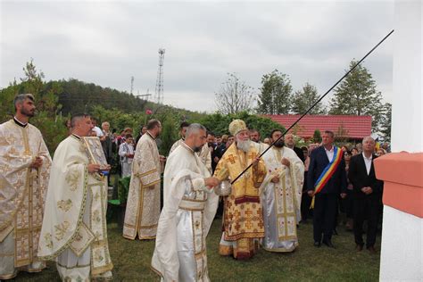 Biserica Sf Mare Mucenic Gheorghe din Parohia Țicleni resfințită de