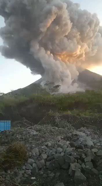 Rio On Twitter Rt Merapi Uncover Merapi Pagi Ini Wib