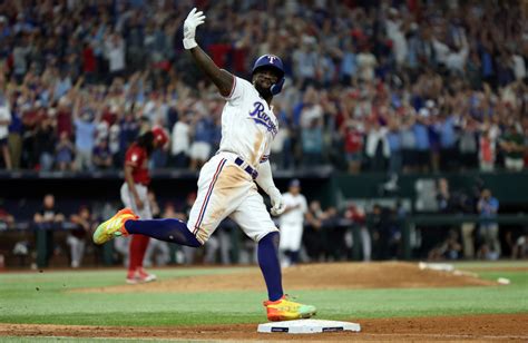 VIDEO Adolis García hizo el jonrón de la victoria para Rangers en el