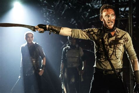 London Theater Review Coriolanus Starring Tom Hiddleston