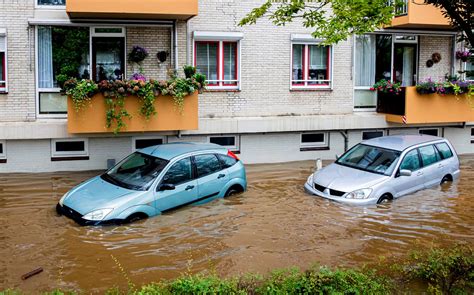 Jak Rozpozna Auto Po Powodzi Mechanik Radzi Zajrzyj W Jedno Miejsce