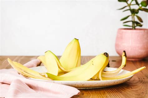 Bananenschalen als Dünger 3 einfache Rezepte und weitere Tipps