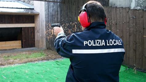 Quartu Ecco 62 Pistole Per Gli Agenti Della Polizia Locale Controlli