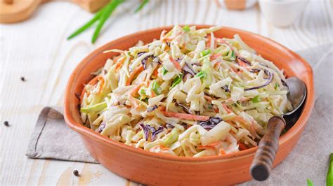 Salata Coleslaw O Salată Delicioasă și Sănătoasă