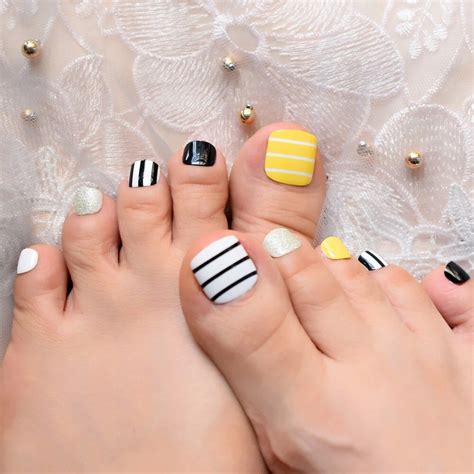 Beige White French Nails Acrylic Nude Toe Nails Shiny Surface Toenails Tips Decoration Designed