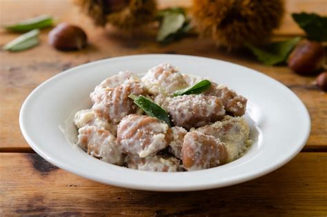 Ricetta Gnocchi Di Castagne Alla Crema Di Latte E Salvia Cucchiaio D