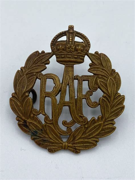 Ww British Royal Air Force Officers Cap Badge Featuring Kings Crown In