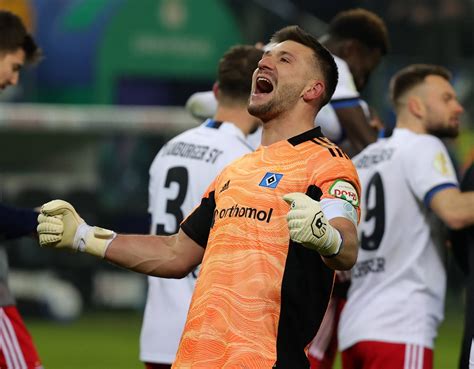 Hamburger Sv Atemberaubendes Pokal Drama Er L Sst Den Hsv Tr Umen