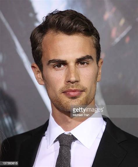 Theo James Underworld Photos and Premium High Res Pictures - Getty Images