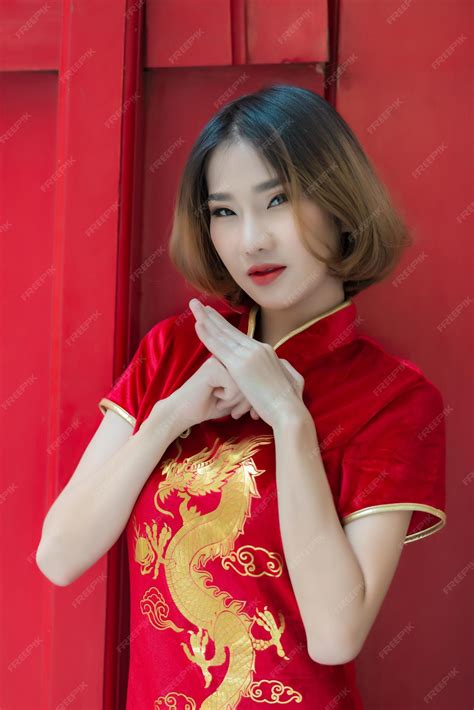 Premium Photo Portrait Beautiful Asian Woman In Cheongsam