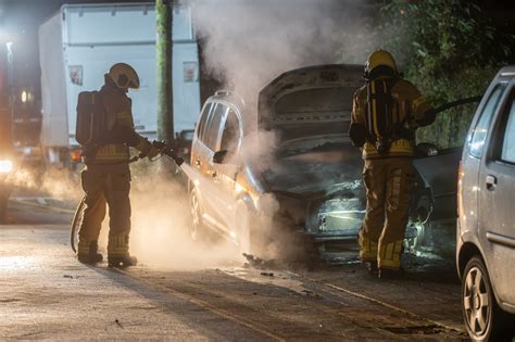 Auto Brandt Uit In Deventer Politie Doet Onderzoek Stedendriehoek