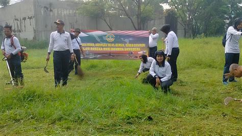 Pangkalan TNI AL Bandung Gelar Aksi Gerakan Mako Komplek TNI AL Bersih