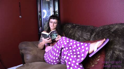 Shy Girlfriend Transformed Into Horny Clown Wmv Miss Quins Fetish Circus Clips4Sale