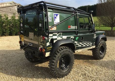 Land Rover Defender 90 Roll Cage Exterior