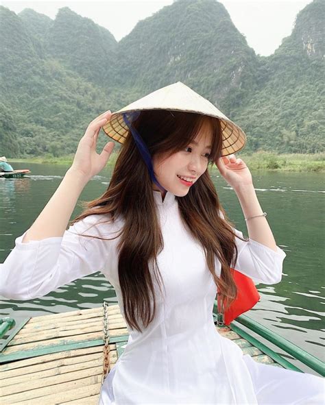 Hot girl Thanh Thủy Người tình bí mật của cầu thủ Quang Hải NUDEVN