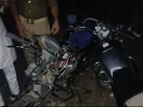 Head On Collision Between Two Bikes In Hardoi हरदोई में दो बाइकों की