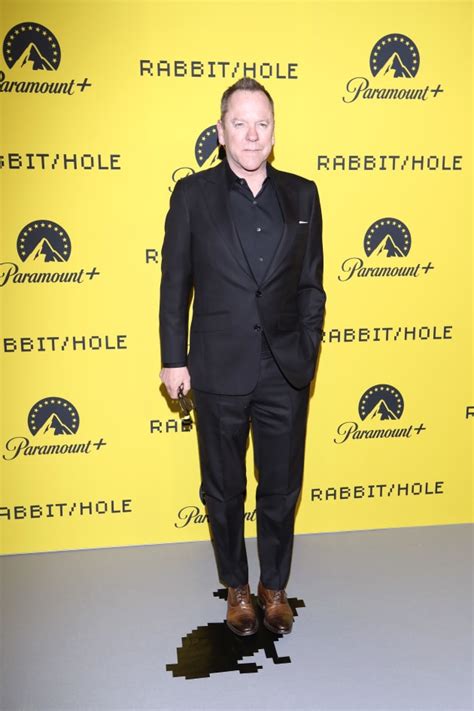 Kiefer Sutherland Standing On The Rabbit Hole Tv Fanatic