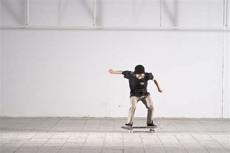 How To Nollie Kickflip And Nollie Heelflip Skatedeluxe Blog