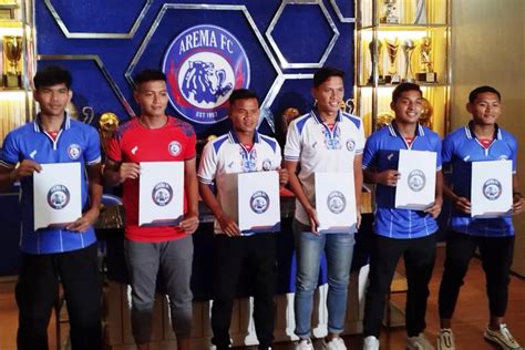 Arema Fc Rekrut Enam Pemain Muda Mayoritas Dari Madura United Klik Times