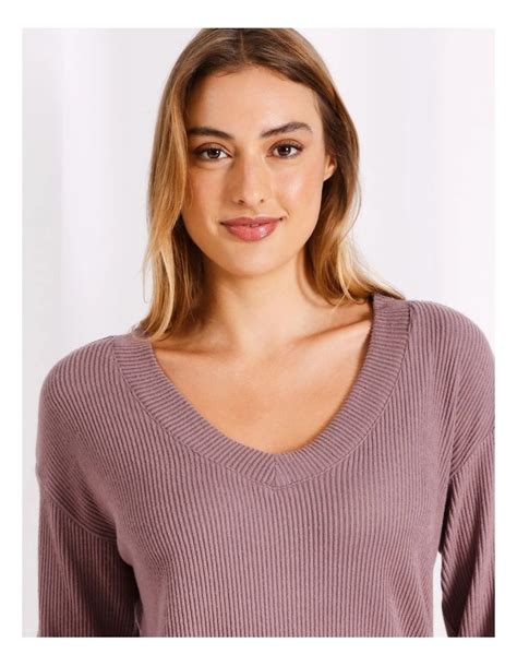 Chloe And Lola Ribbed V Neck Long Sleeve Top In Brown Myer