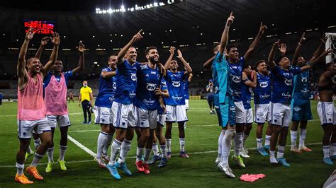 Ronaldo Comemora Classificação Do Cruzeiro Para Final Do Mineiro