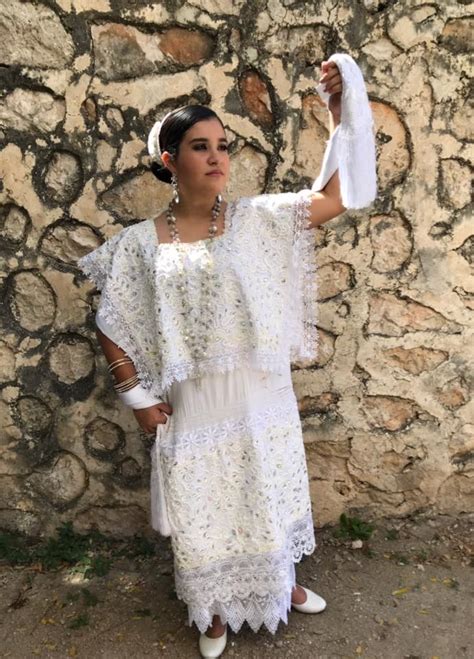 Vestidos Con Bordados Yucatecos Para Bodas Con Un Toque Regional