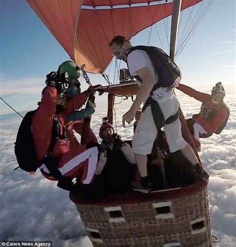 Daredevil Throws Away His Parachute And Leaps From Hot Air Balloon Ft Above Ground Daily