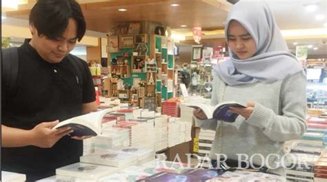 Minggu Metro Minat Baca Menurun Gramedia Botani Square Adakan Promo