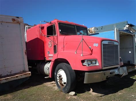 1994 Freightliner with Sleeper Cab - Beeman Equipment Sales