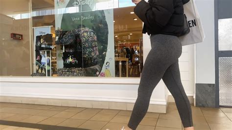 Nice Ass In Grey Leggings Spandex Leggings Yoga Pants Forum