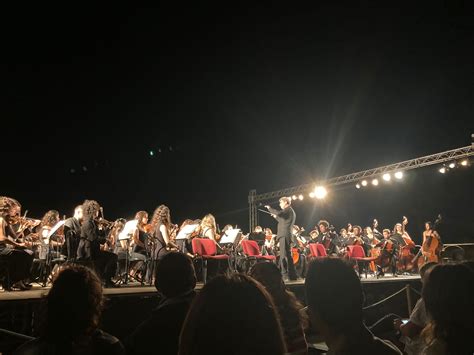 La grande musica sinfonica: esecuzione di Beethoven nella Valle dei