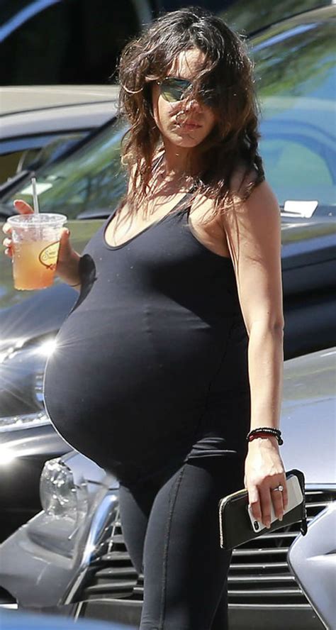 Mila Kunis Pregnant Again 2389 Bgr By Darhem On Deviantart