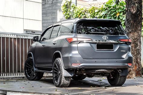 Permaisuri SSW Super Concave 232S On Fortuner