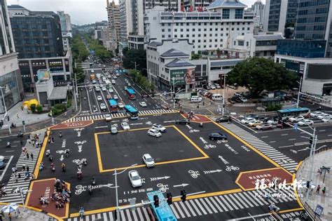 福州交警解答东街口新版斑马线有关问题