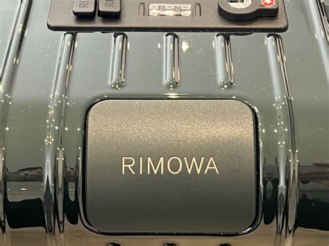 Rimowa Check In L Essential Lite Review Lightweight And Functional