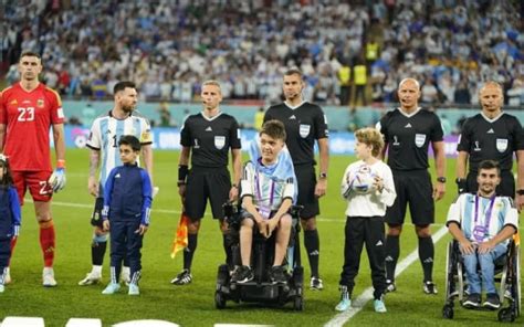 Campeón del futbol en sillas motorizadas acompañó a Messi en Qatar 2022