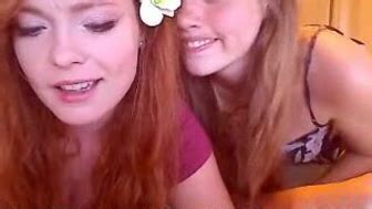 Watch Summer Hart Exposes Her Nude Body On Cam With Friends And Makes