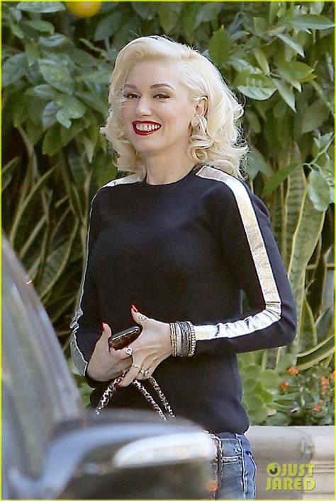 Gwen Stefani Gets Ready To Shine At A Business Meeting Photo 3282787 Gwen Stefani Photos