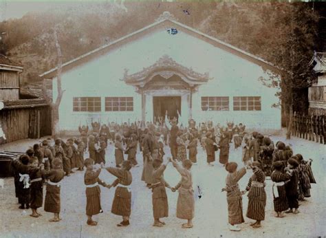 コラム7 明治時代 小学生の通学服は･･･ 小説にみる明治・大正・昭和（戦前）の教育あれこれ