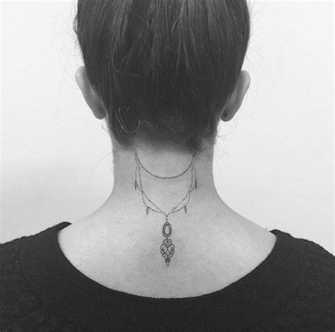 40 Beautiful Back Neck Tattoos For Women Tattooblend Neck Tattoos Women Back Of Neck