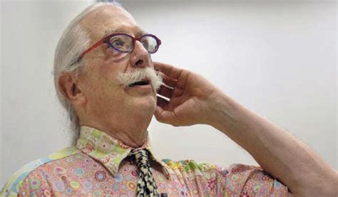 Patch Adams desmiente su apoyo a Piñera y denuncia uso engañoso de su