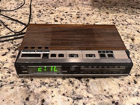 Ge General Electric Fm Am Dual Alarm Digital Clock Radio Reverb