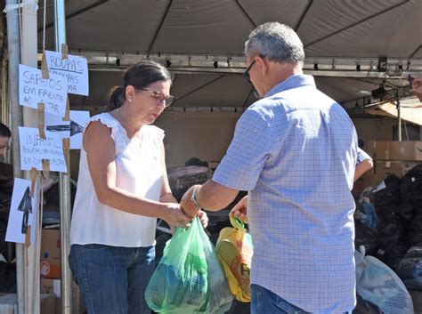 Primeira carreta donativos deixa Barretos em direção ao Sul