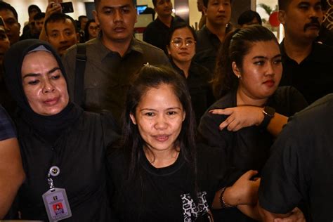 Mary Jane Veloso Ngayon Kasama Ang Mga Opisyal Ng Pilipinas