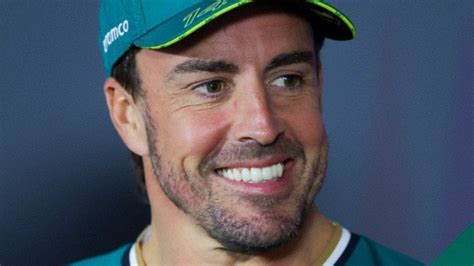 Fernando Alonso renueva con Aston Martin hasta 2026 volverá a ganar