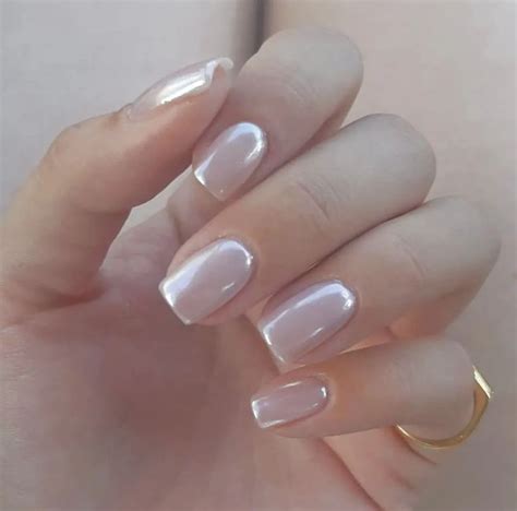 Here Are The Best Minimalist Nail Trends To Copy In In