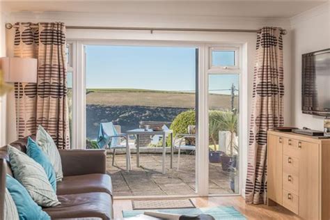 Beach View Mawgan Porth In Mawgan Porth Cornwall Sleeps