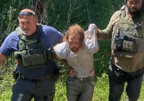 Angry Woman Caught Walking Naked Through Airport Conservative Star