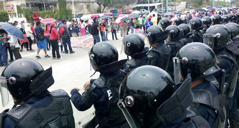 Maestros De La CETEG Bloquean La Autopista Del Sol El Universal